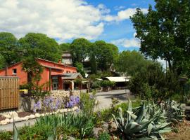 camping mas du sartre, hotell sihtkohas Auriolles