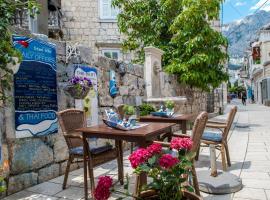 Luxury Rooms Palace B&B, B&B i Makarska