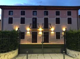 Villa Giotto Luxury Suite & Apartments, апартамент на хотелски принцип в Местре