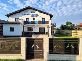 Pensiunea Izora, bed & breakfast a Crișan