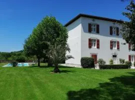 Maison Luroa , "l'âme Basque au cœur Océan et Montagne"