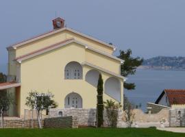 Villa del Golfo, feriebolig ved stranden i Savudrija