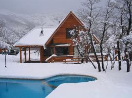 Cabañas Los Nevados, viešbutis mieste Nevados de Chillan