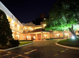 Hotel Real del Bosque Golf and Spa เซอร์วิสอพาร์ตเมนต์ในตูลา เดอ อัลเลนเด