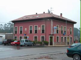 Hotel Solymar, hotel in Bricia