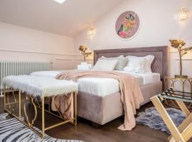Old Town Luxury Suites, hotel v Bukarešti