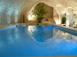 Château de Vault de Lugny, hotel v destinaci Vault-de-Lugny