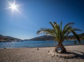 Apartment ASTRID 5 m from BEACH, appartement à Vinišće