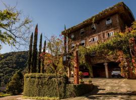 Pousada Monte Imperial, hotelli kohteessa Petrópolis