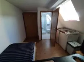 Biberach-Riss-Zimmer-frei, Einzel-Zimmer Bad Küche