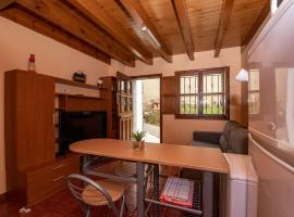 APARTAMENTO LA ENCINA, hotel with parking in Niembro