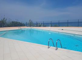 Magnifique Studio bord de mer numéro 88, hotel s bazénom v destinácii Santa-Lucia-di-Moriani