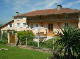 Le Clos Fleuri, hotel with parking in Caumont