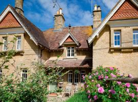 Monument Cottage, hotel in Kingham