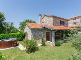 Holiday Homes Ana and Maria, hotel perto de Dvigrad Castle, Kanfanar