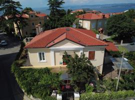 Apartments Villa Sandi, privat indkvarteringssted i Izola