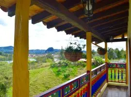Roble Colonial - Apartamentos Deluxe en Guatapé