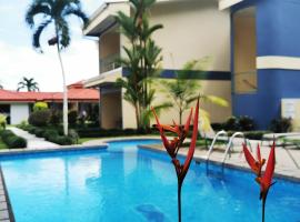 Hotel Monte Real, hotell i La Fortuna