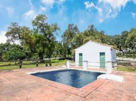 Beautiful Holiday Home in Aracena with Private Pool, villa en Aracena