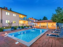 Stunning Home In Pazin With 6 Bedrooms, Wifi And Outdoor Swimming Pool