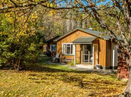 Alpine Adventure Holiday Park, glamping site in Hanmer Springs