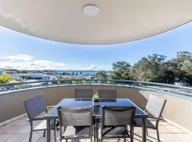The Landmark 211 Resort Style holiday with pool games room and restaurant