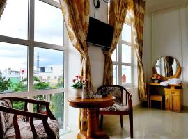 Khách san Bảo Hoàng Gia, hotel v destinaci Nghĩa Lâm