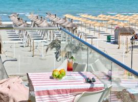 Beachfront Sea View Apartment - Spa Pools beach Resort