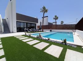Villa Xavi Sucina, hotel con piscina a Murcia