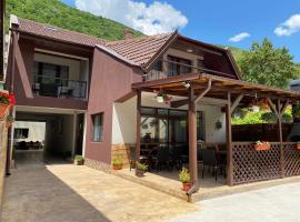 Casa Adriana, hotel with pools in Băile Herculane