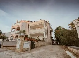 Perla Apartments
