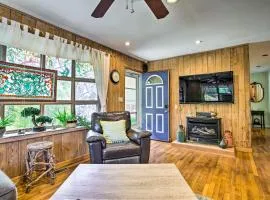 Charming Hampton Bays Home 5 Mi to Coopers Beach