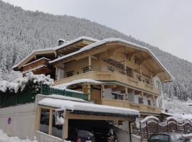 Ferienwohnungen am Riedanger, hotel cerca de Babylift Penken, Mayrhofen