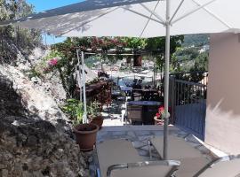 Paraskevi's Luxury Studios, hotel near Valtos beach, Parga