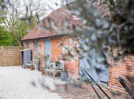 The Cowshed Port Lympne, hotel near Port Lympne Wild Animal Park, Hythe