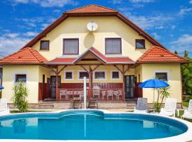 Holiday Home Yellow 1 by Interhome, three-star hotel in Balatonmáriafürdő