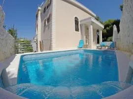 Holiday Home Villa Mustra by Interhome