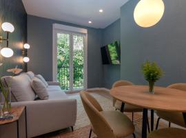 BIG 4 ROOMS in a Centric Home Parking Included, βίλα στο Σαν Σεμπαστιάν