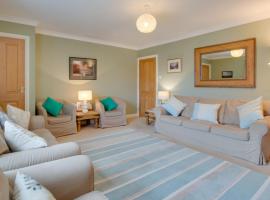 Holiday Home Dunsdale House by Interhome, hotell i Westnewton