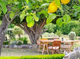 La Casa di Lina - Capo d'Orlando, casa con ampio giardino: Casa Bastione'de bir kiralık tatil yeri