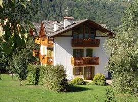 Residence Vacanze Apartments, serviced apartment in Dimaro