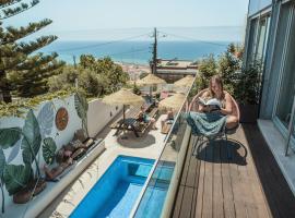 The Salty Pelican Yoga & Surf Retreat, hostel v destinaci Ericeira