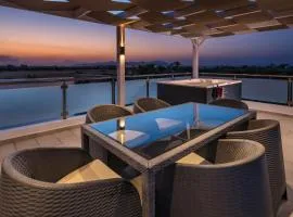 ASTERIA PEARL VILLA 2 with Rooftop Jacuzzi