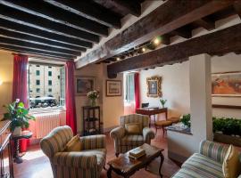 B&B Arena di Lucca، فندق في لوكّا