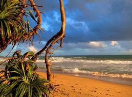 Mirage Beach House at Morava Court, hotel in Hikkaduwa