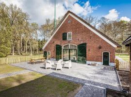 6 Bedroom Gorgeous Home In Nijverdal, holiday home in Zuna