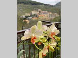 Alloggio a via Impero, hotel na may parking sa Lenola