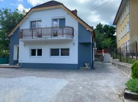 Borsi Apartman, hotel em Balatonalmádi