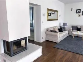 Luxusný 118m2 Apartmán s Krbom v Centre Nitry