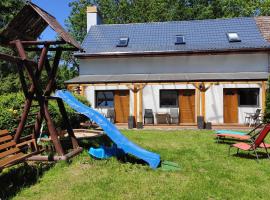 U Jarka, farm stay in Smołdziński Las